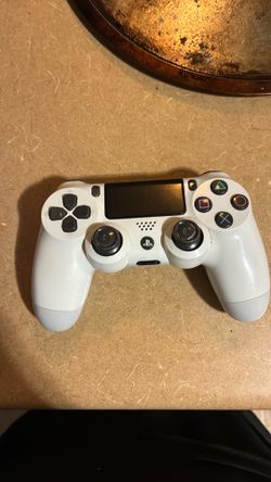 PS4 controller