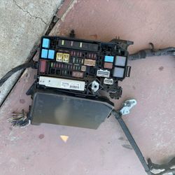 FUSE BOX 2012-2015 TOYOTA PRIUS REGULAR 1.8