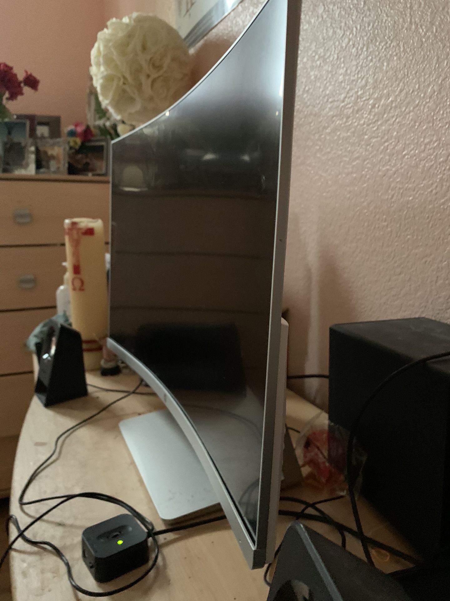 Curved hp monitor