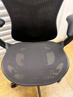 Flash Sale💁🏽‍♂️Herman Miller - Mirra 2 - Office Chair🧑‍💻👩‍💻