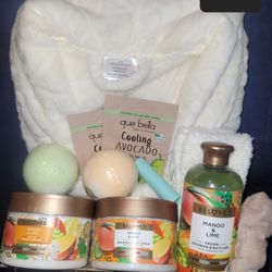 Valentine's Basket. Valentine's Gift Set Bathrobe Spa Kit Birthday Gift. San Valentin 