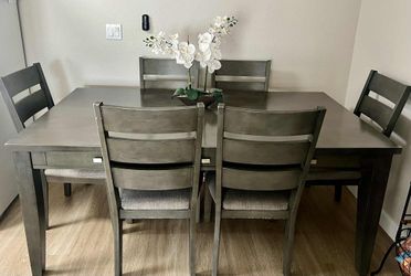 6 Chair Dinning Table.