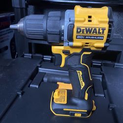 ATOMIC 20-Volt MAX Brushless Cordless 1/2 in. Drill Driver (Tool-Only)