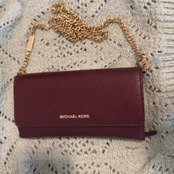 Michael Kors Large Trifold Wallet On Chain