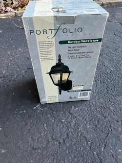 Outdoor Wall Light Fixture
