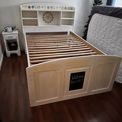 Free Full  Size Bed Set With Dresses And Mirror 