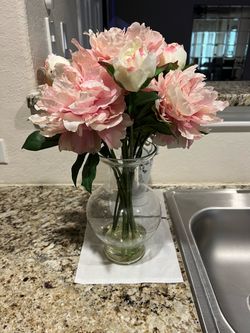 Pink flower glass decor