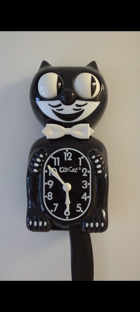 Black Tuxedo Kit Cat Clock Classic