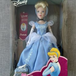 Disney Cinderella Porcelain Keepsake Doll 16” Tall Brass Key Collectible 2002