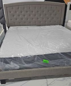 King Sizes bed with Mattress