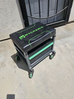Rolling stool box