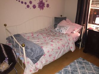 Day bed frame
