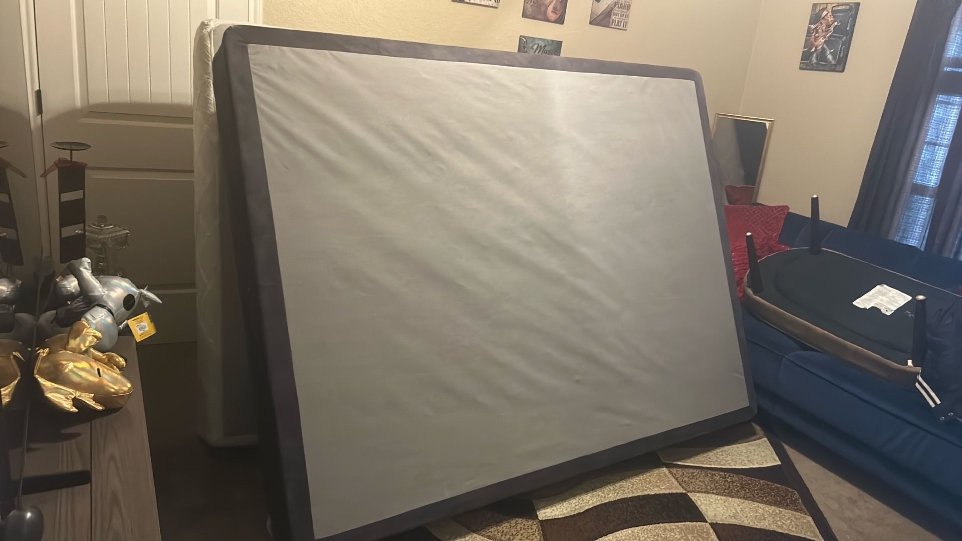 QUEEN MATTRESS WITH BOX SPRING