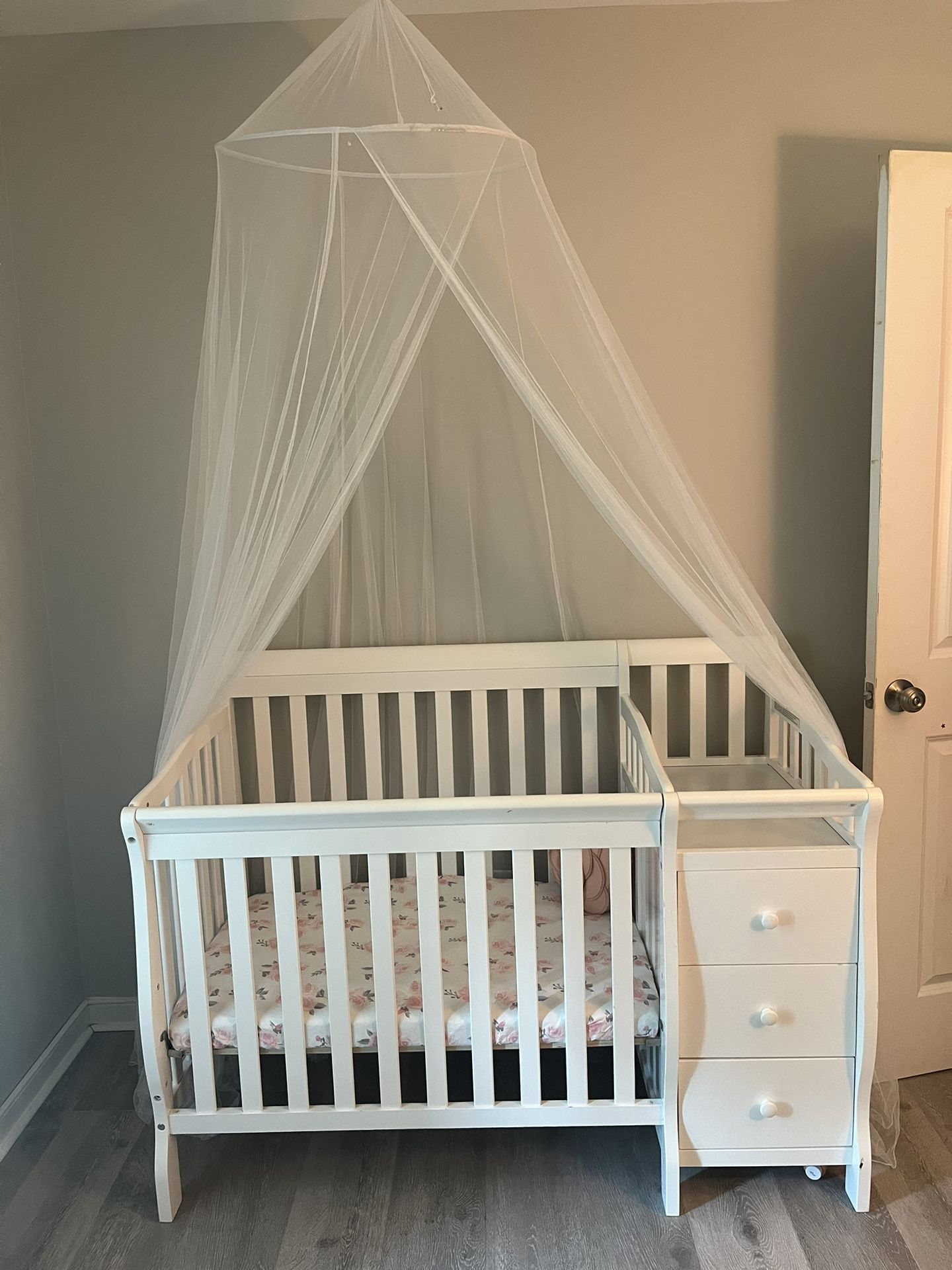 Baby Crib And Canopy