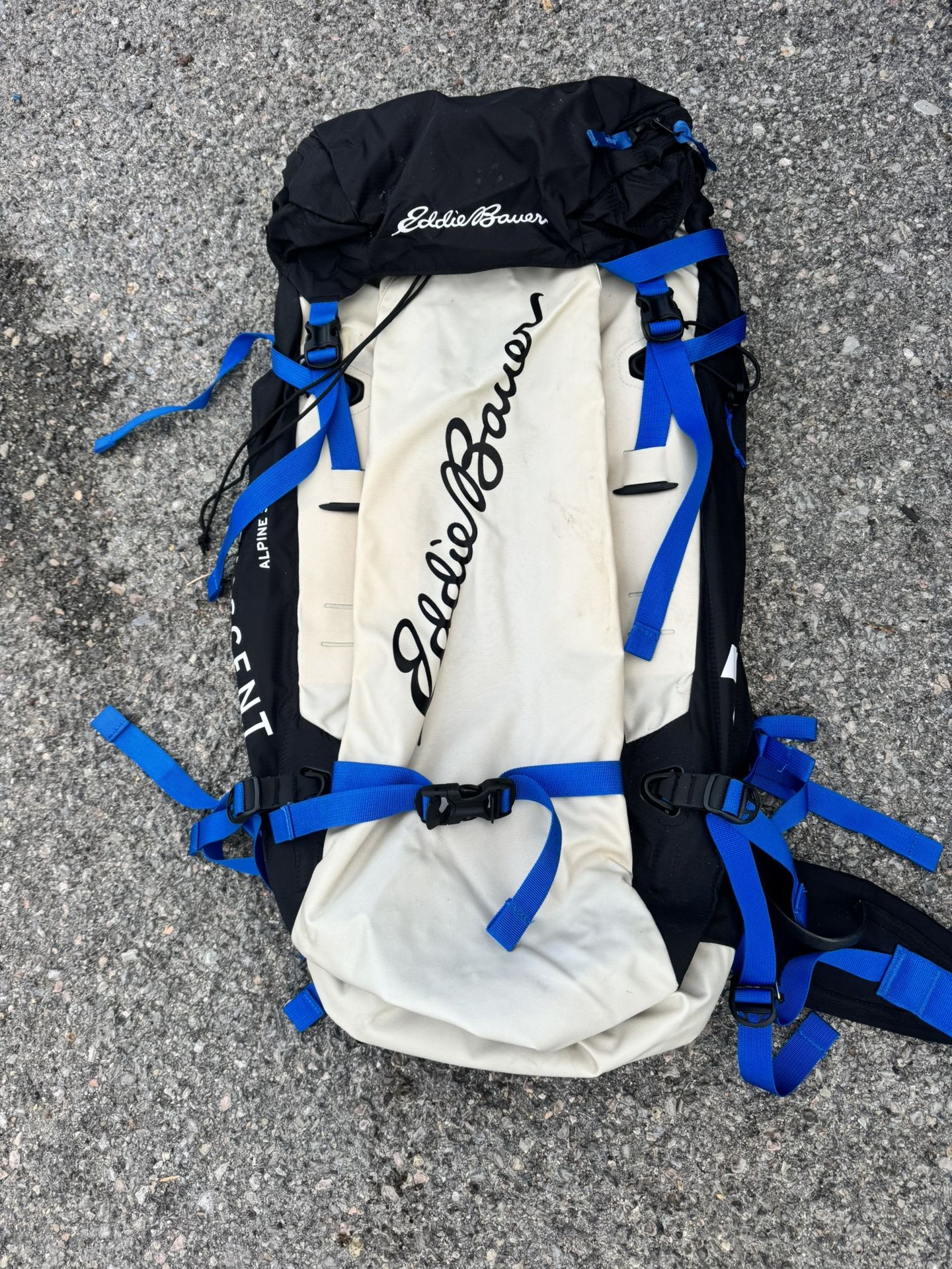 FIRST ASCENT Alpine Sisu 55L Backpack