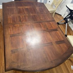 Real Wood Dining Room table (Vintage) 