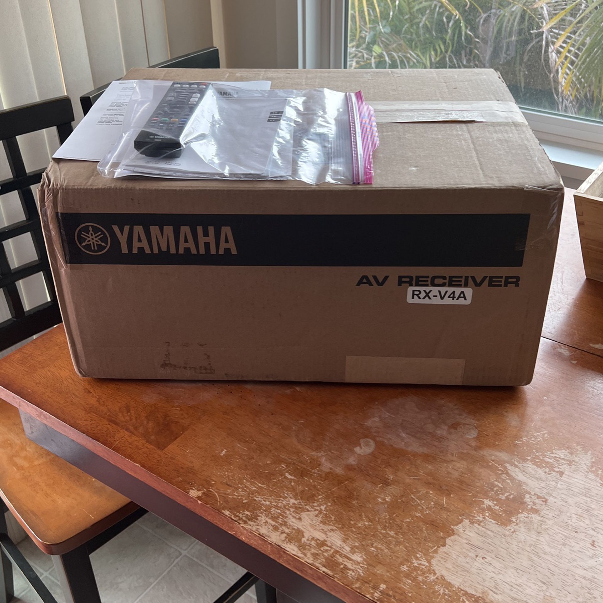 Yamaha RX-V4A Receiver