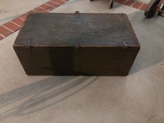 Vintage army locker