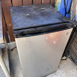 Kenmore Mini Fridge 