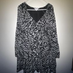 BLACK & WHITE FLORAL DRESS