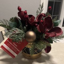 Flower Arrangement .. Christmas Decor