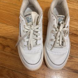 Rebook Women White Sneaker Size 7.5