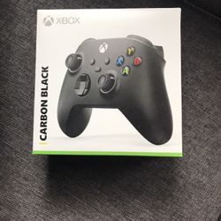 Xbox Series X 2 Controllers