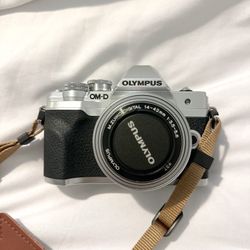 Olympus OM-D E-M10 Mark IV Camera Body & Olympus 14-42mm F3.5-5.6 II R Lens