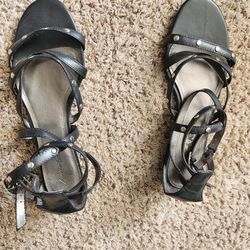 Womens American Eagle black strapped sandals