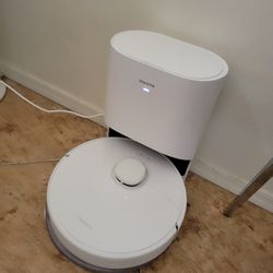 Robo Bot Cleaner Vacuum  Like New