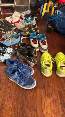Nikes boys 13 pair