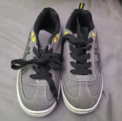 Boys Size 1 Batman Shoes