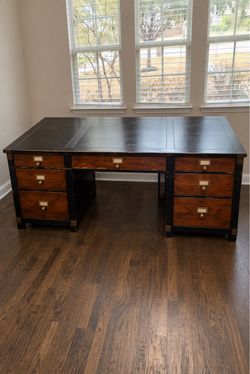 Executive Desk Set