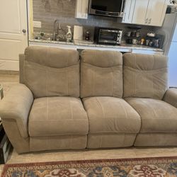 Sude recliner couch in great condition 