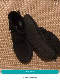 Minnetonka moccasins leather girls size 2