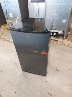 Midea mini fridge