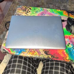 Dell Inspiron 14 Plus 7441 With Razer Gaming Mouse