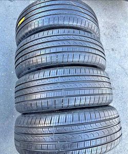 225/50/18 pirelli 📍📍 Selling a set of 4 tires with 80% tread life remaining 📍🌟