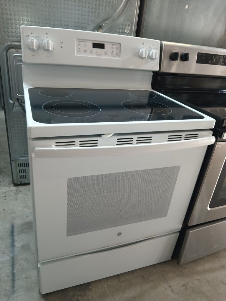 G/E Glass Top Stove For Sale ♦️ Everything Works Good 💯