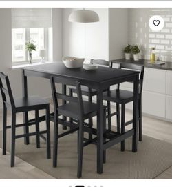 Dining room table