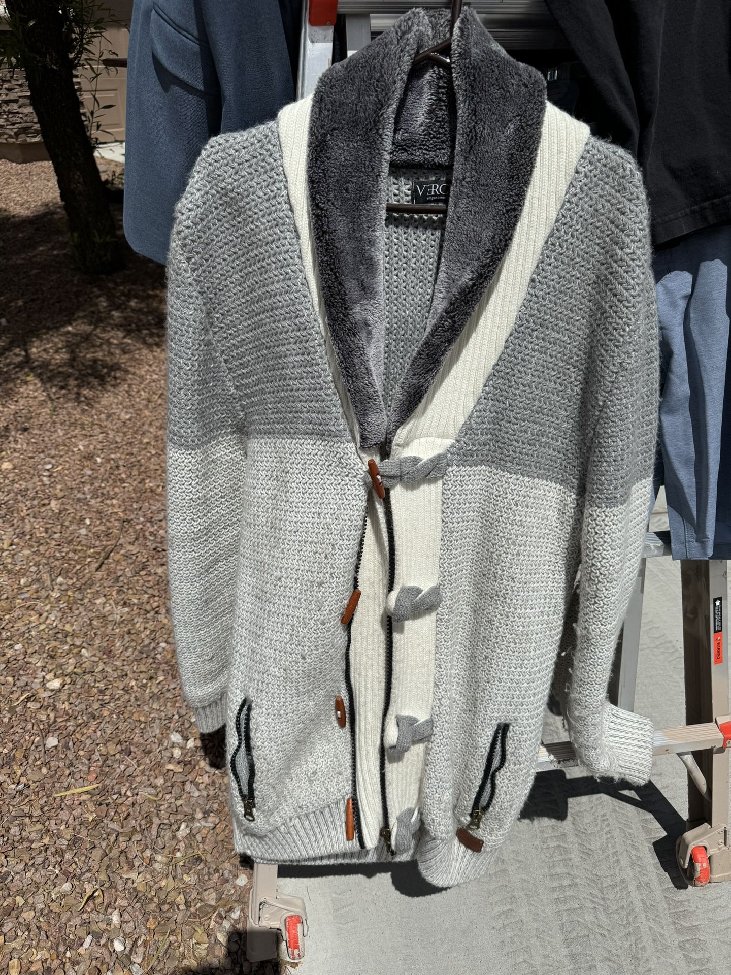 Vercini Men’s Sweater $20 3X