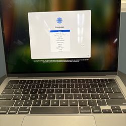MacBook Air 2022 with M2 Chip