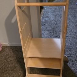 * Free *Kids Kitchen Step Stool Helper