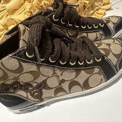 Coach shoes size 8b