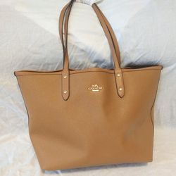 LARGE BEIGE COACH PURSE