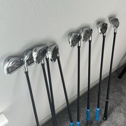 Wilson D9 Irons 4-PW Graphite Stiff shaft