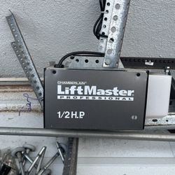 Used Chamberlain Liftmaster Garage door
