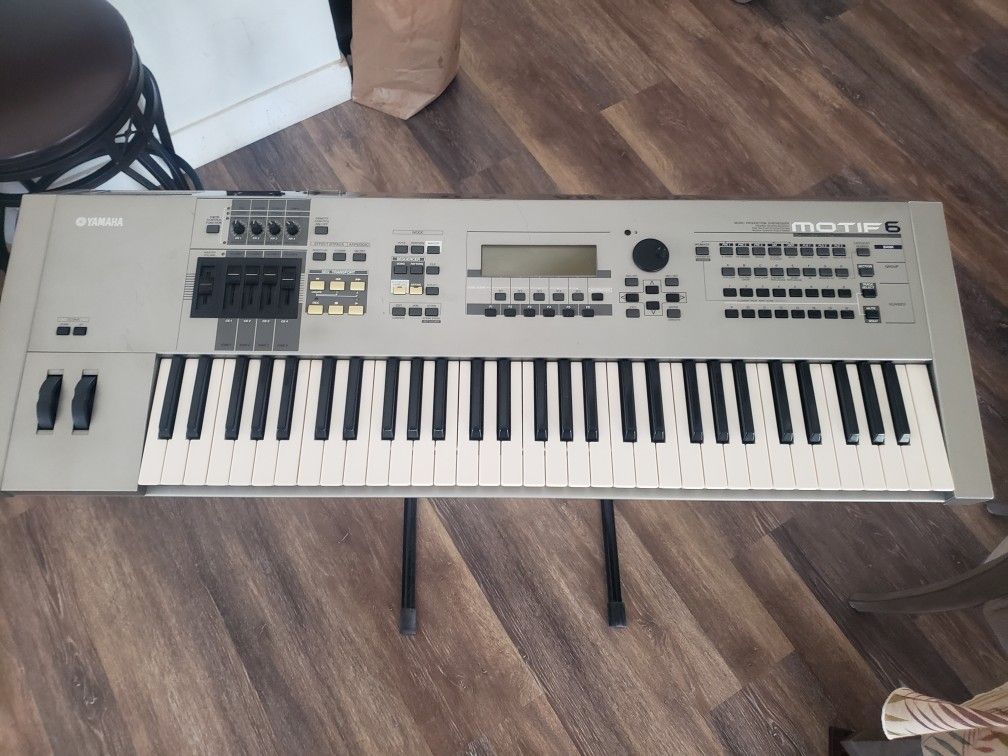 Yamaha Motif6