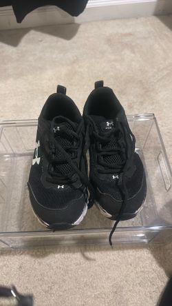Kids Under Armour Shoes size 5.5 Black