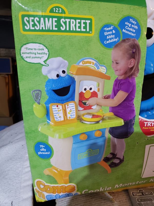 SESAME STREET COOKIE MONSTER PLAY KITCHEN for Sale in Redmond, WA - OfferUp